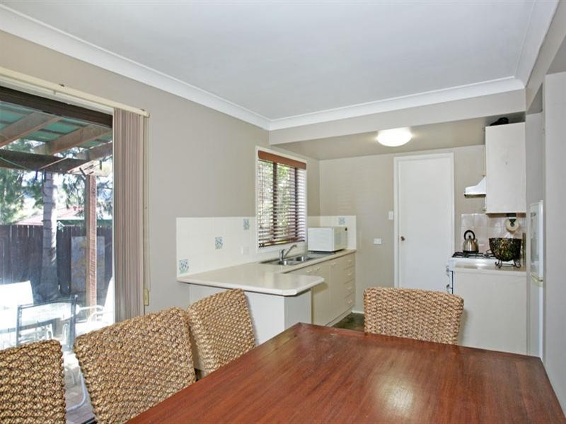 4 Rotherham Street, Bateau Bay NSW 2261