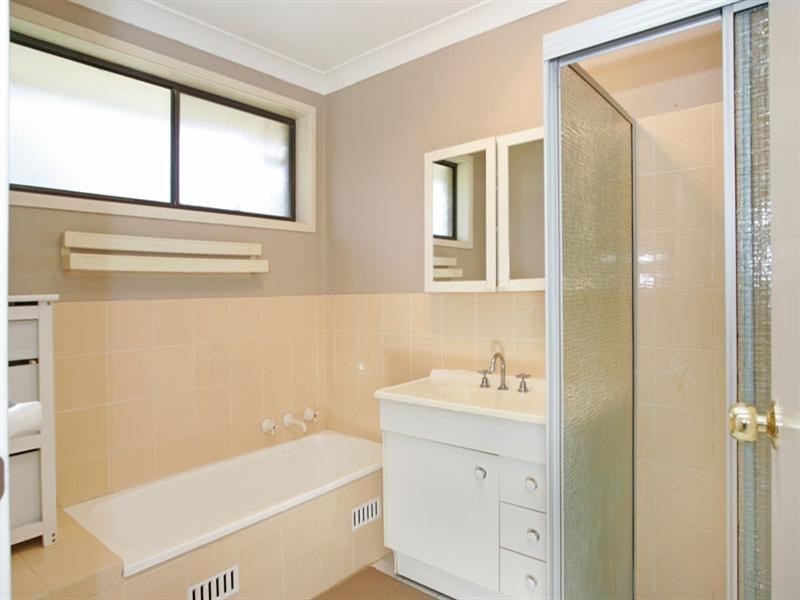 4 Rotherham Street, Bateau Bay NSW 2261