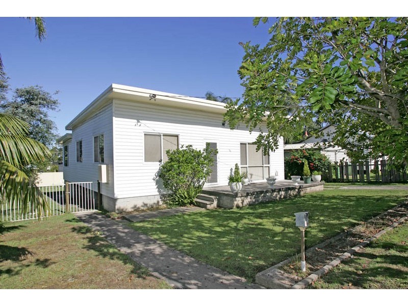 18 South Street, Killarney Vale NSW 2261