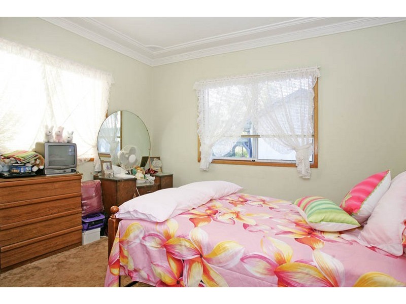 18 South Street, Killarney Vale NSW 2261