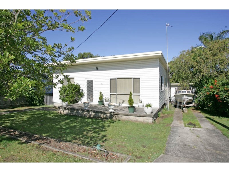 18 South Street, Killarney Vale NSW 2261