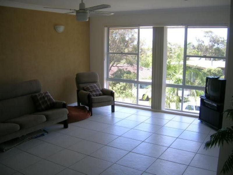 25 Barry Street, Bateau Bay NSW 2261