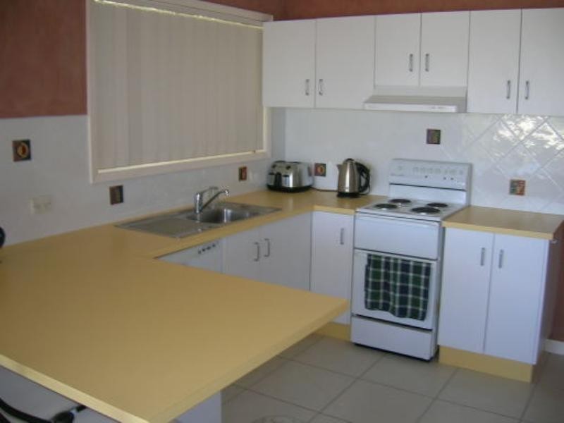 25 Barry Street, Bateau Bay NSW 2261