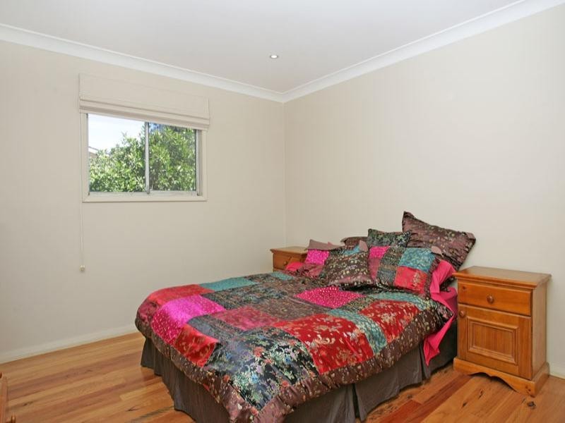 4 Hinemoa Avenue, Killarney Vale NSW 2261