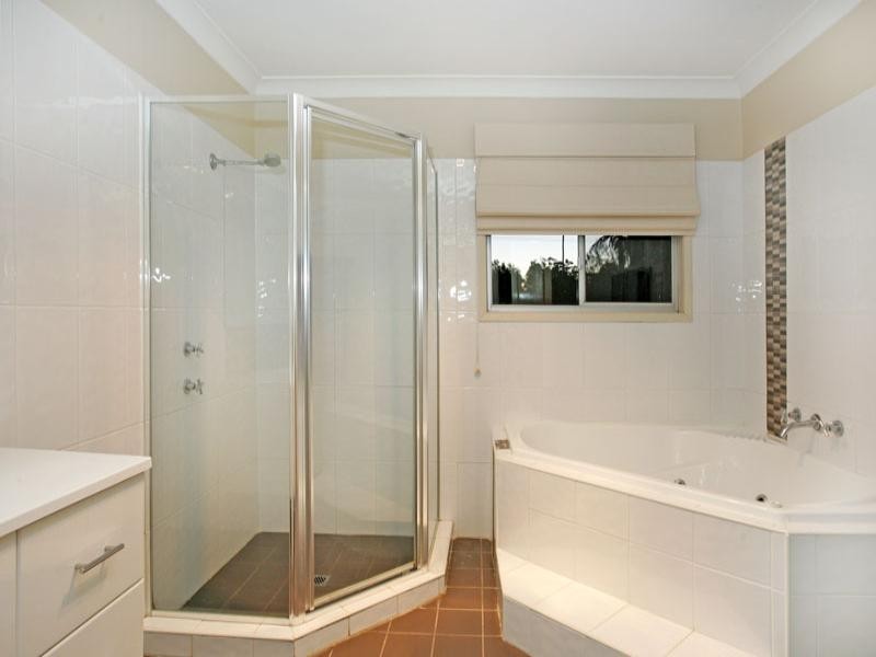 4 Hinemoa Avenue, Killarney Vale NSW 2261