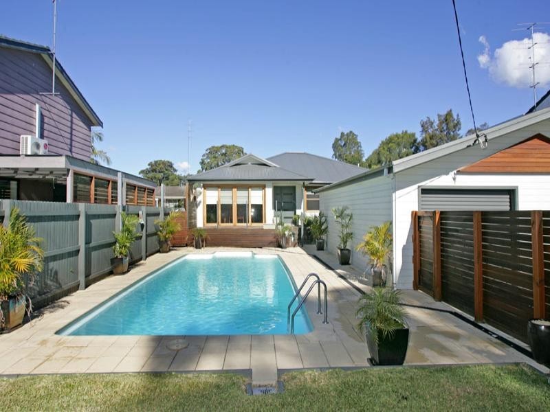 4 Hinemoa Avenue, Killarney Vale NSW 2261