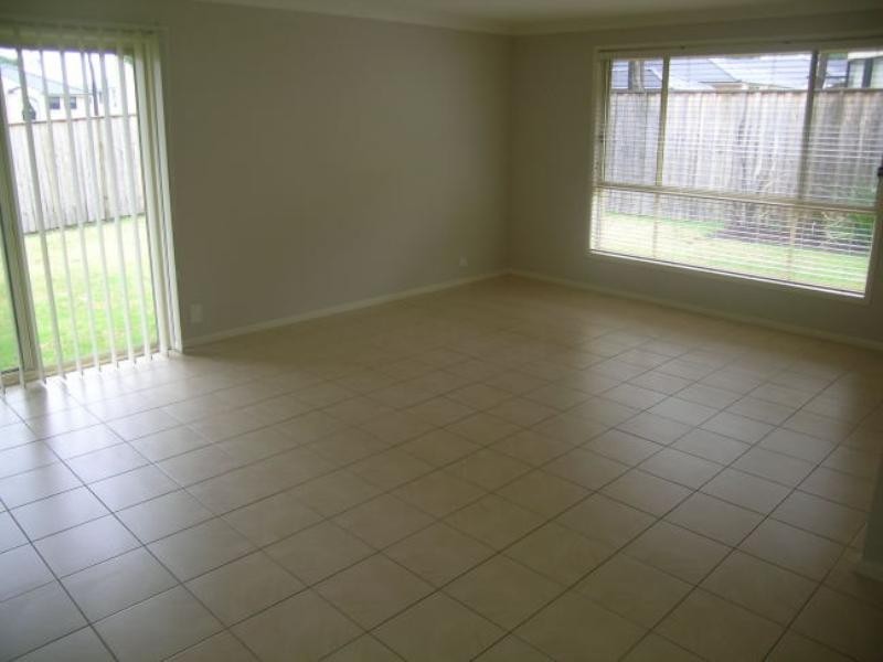 25 Passage Way, Bateau Bay NSW 2261