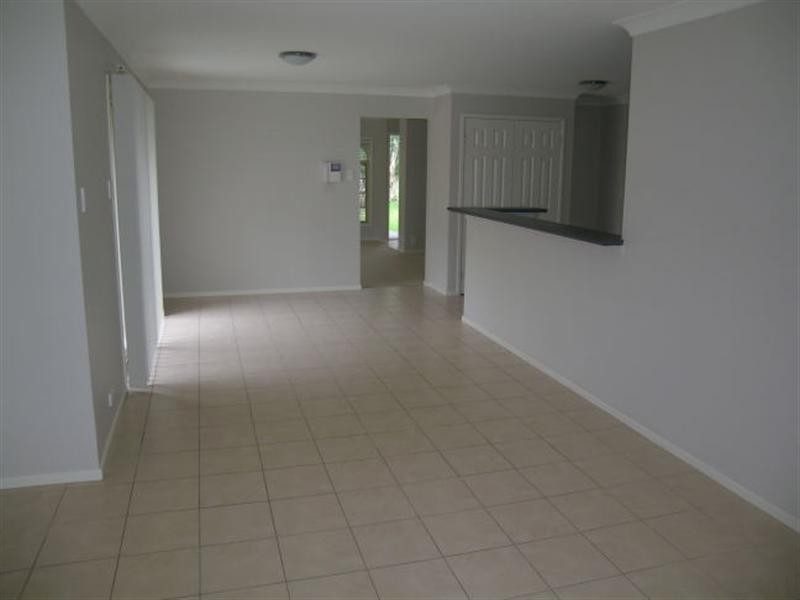 25 Passage Way, Bateau Bay NSW 2261