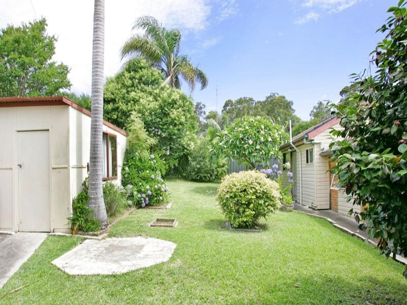 36 Rays Road, Bateau Bay NSW 2261