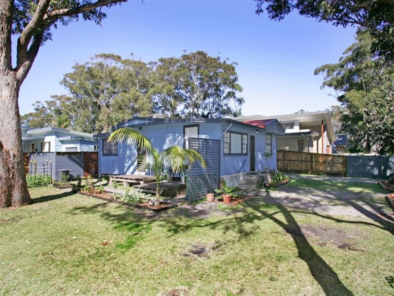 21 Bateau Bay Road, Bateau Bay NSW 2261