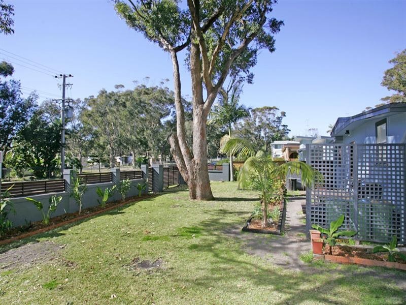 21 Bateau Bay Road, Bateau Bay NSW 2261