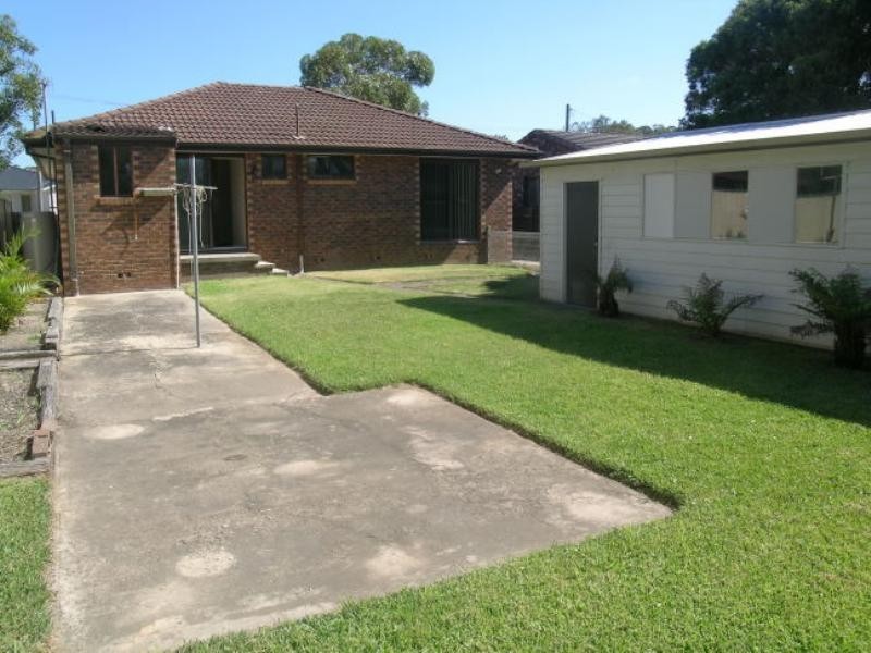 12 Malana Avenue, Bateau Bay NSW 2261