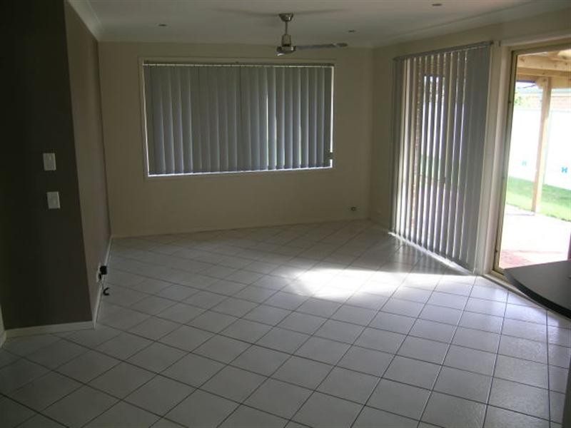 49 Castlereagh Crescent, Bateau Bay NSW 2261