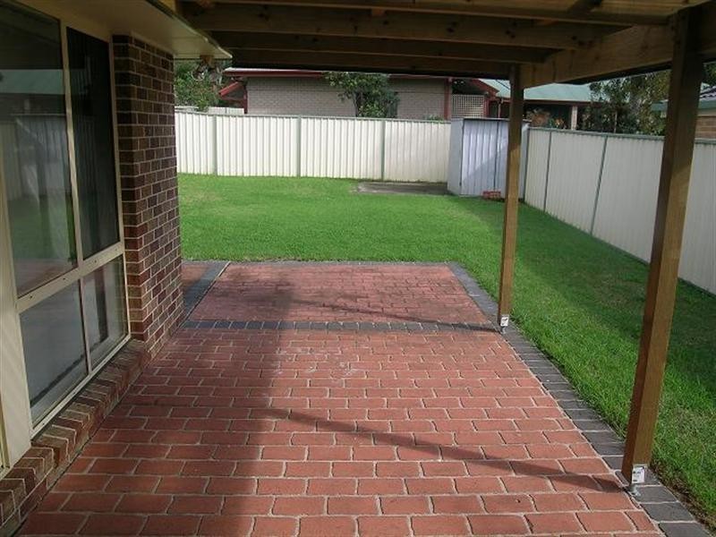 49 Castlereagh Crescent, Bateau Bay NSW 2261