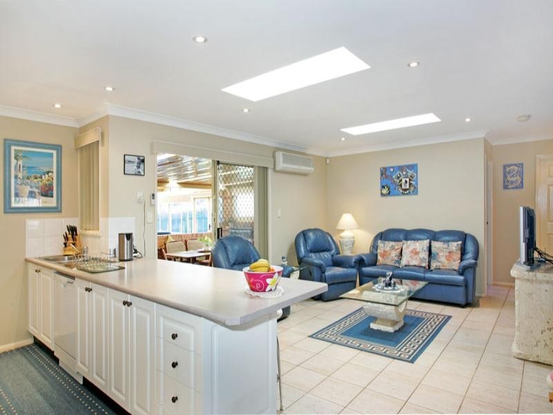 259 Cresthaven Avenue, Bateau Bay NSW 2261