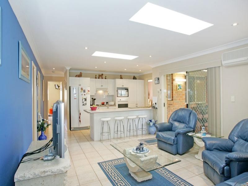259 Cresthaven Avenue, Bateau Bay NSW 2261