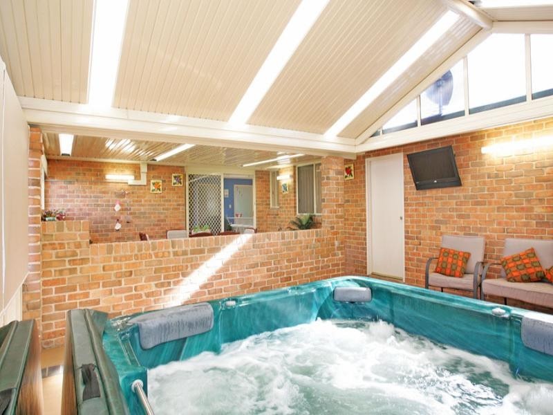 259 Cresthaven Avenue, Bateau Bay NSW 2261