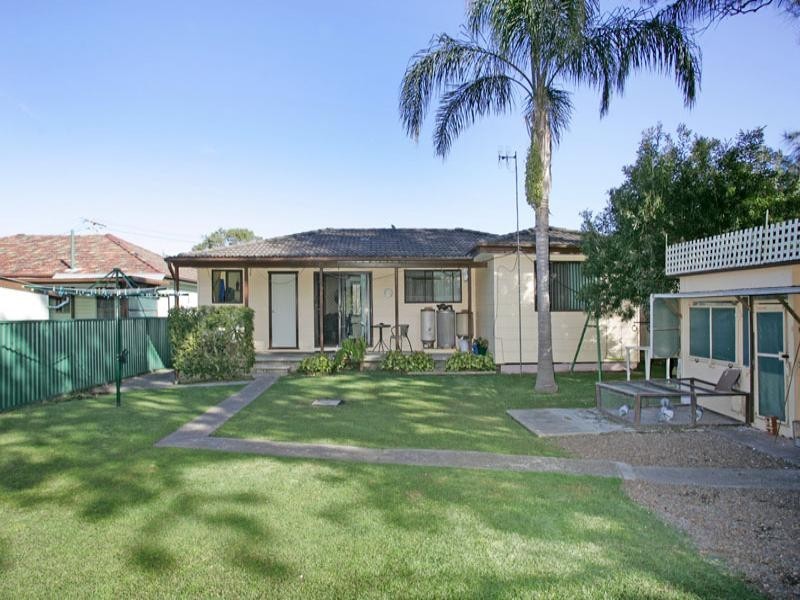 11 Cook Road, Killarney Vale NSW 2261