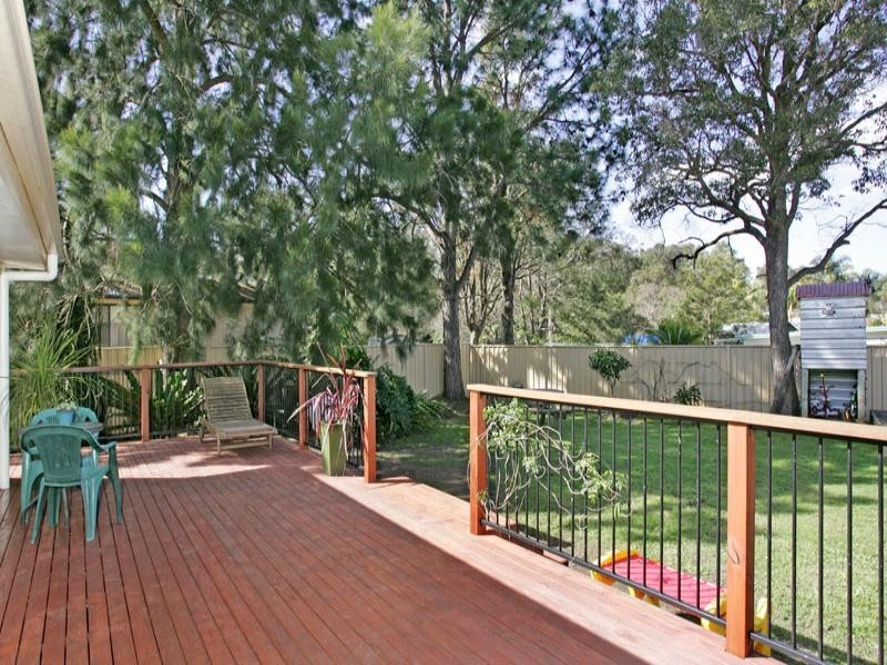 1 Lakedge Avenue, Berkeley Vale NSW 2261