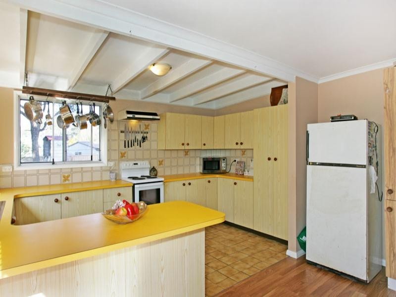 1 Lakedge Avenue, Berkeley Vale NSW 2261