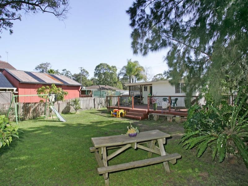 1 Lakedge Avenue, Berkeley Vale NSW 2261