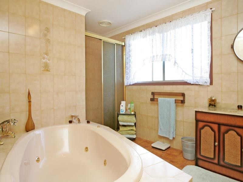 42 Yimbala Street, Killarney Vale NSW 2261