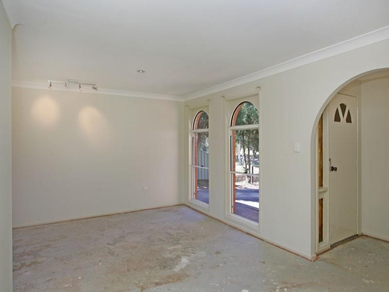 24 Hawkesbury Close, Bateau Bay NSW 2261