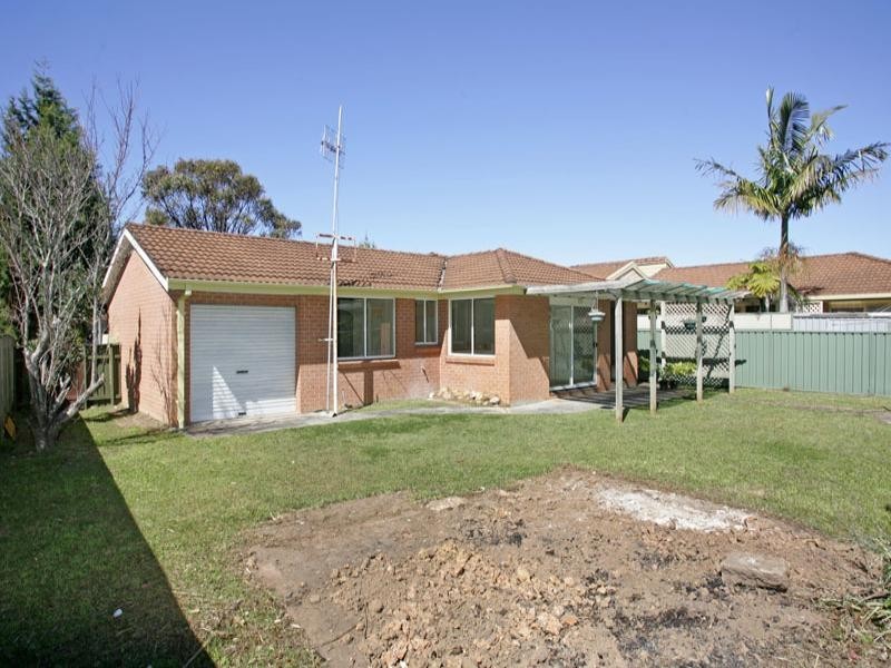 24 Hawkesbury Close, Bateau Bay NSW 2261