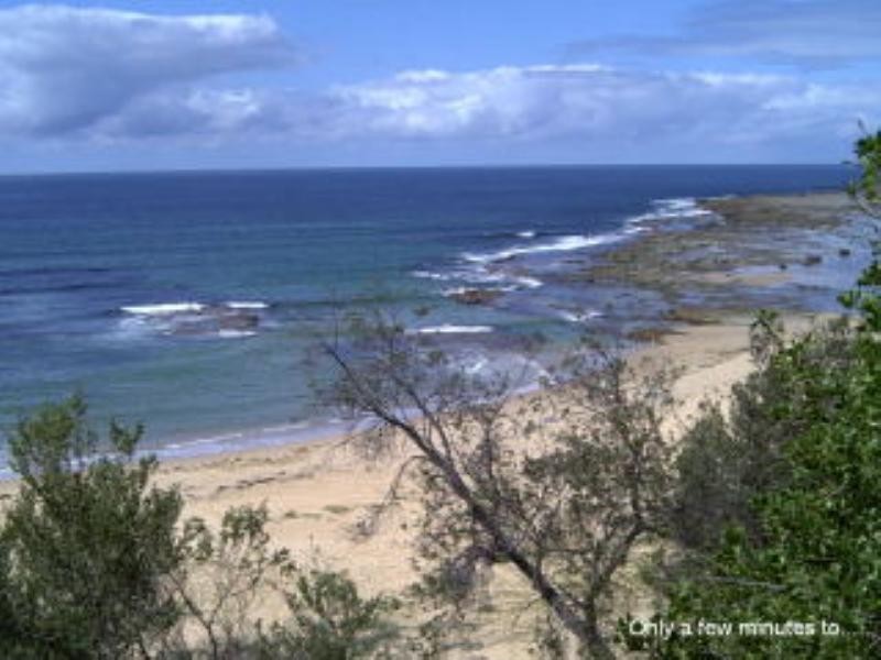 2a Barry Street, Bateau Bay NSW 2261