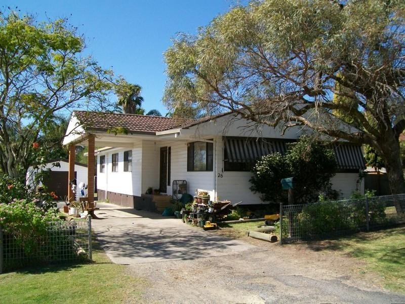 28 Germaine Avenue, Bateau Bay NSW 2261