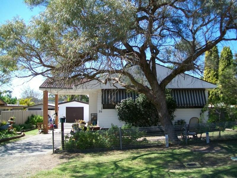 28 Germaine Avenue, Bateau Bay NSW 2261