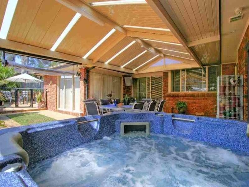 194 Cresthaven Avenue, Bateau Bay NSW 2261