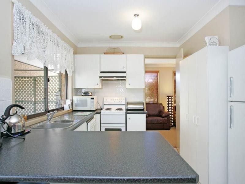 6 Mossman Avenue, Bateau Bay NSW 2261