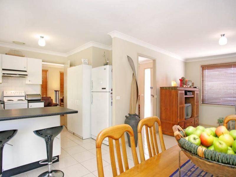 6 Mossman Avenue, Bateau Bay NSW 2261