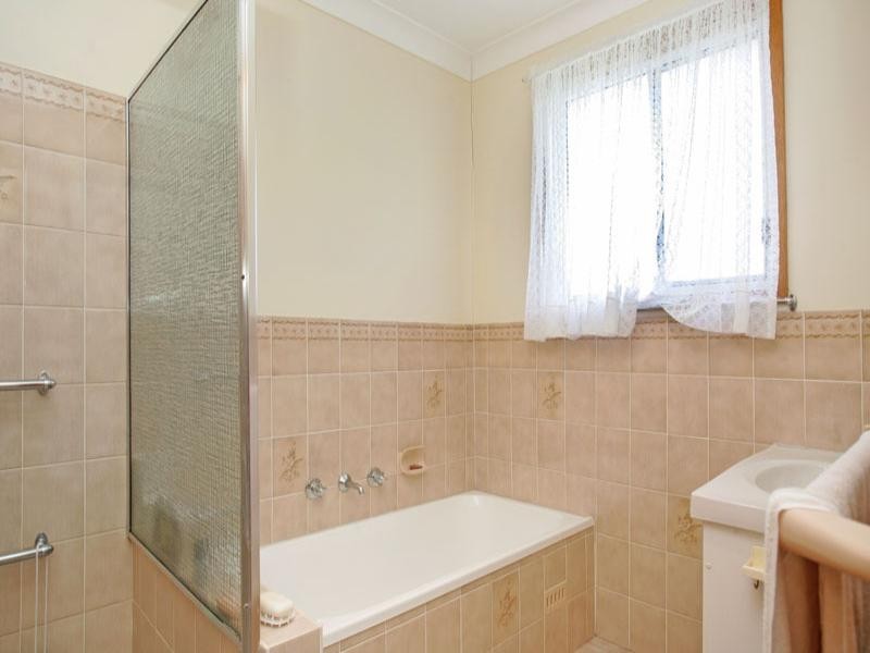 41 Rays Road, Bateau Bay NSW 2261