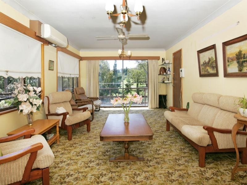 3 Bateau Bay Road, Bateau Bay NSW 2261