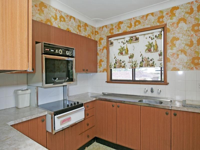 3 Bateau Bay Road, Bateau Bay NSW 2261