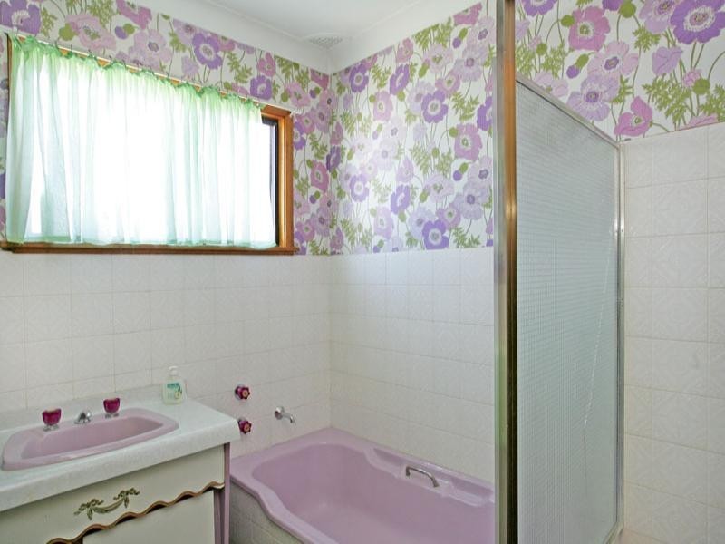 3 Bateau Bay Road, Bateau Bay NSW 2261