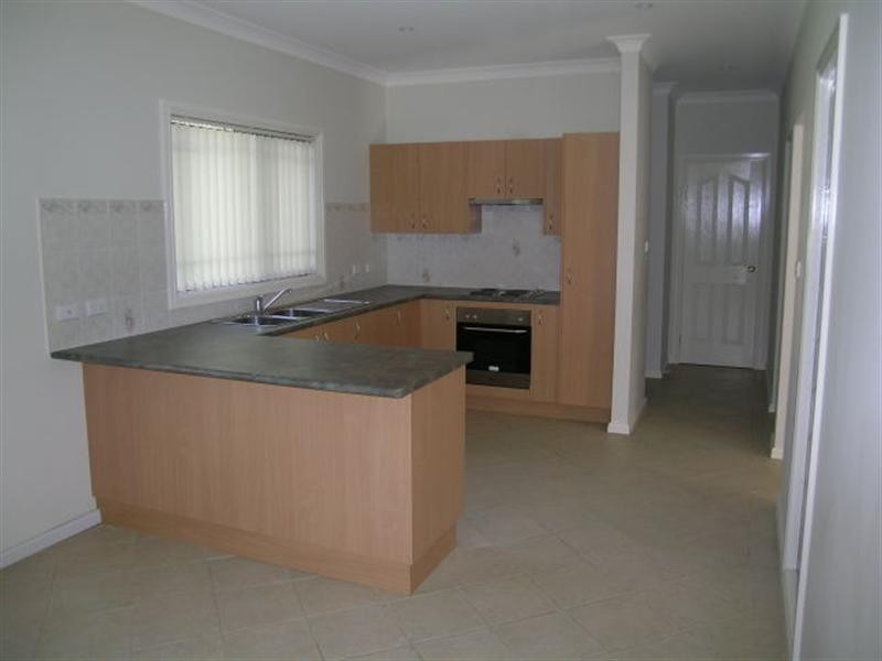 18A Germaine Avenue, Bateau Bay NSW 2261