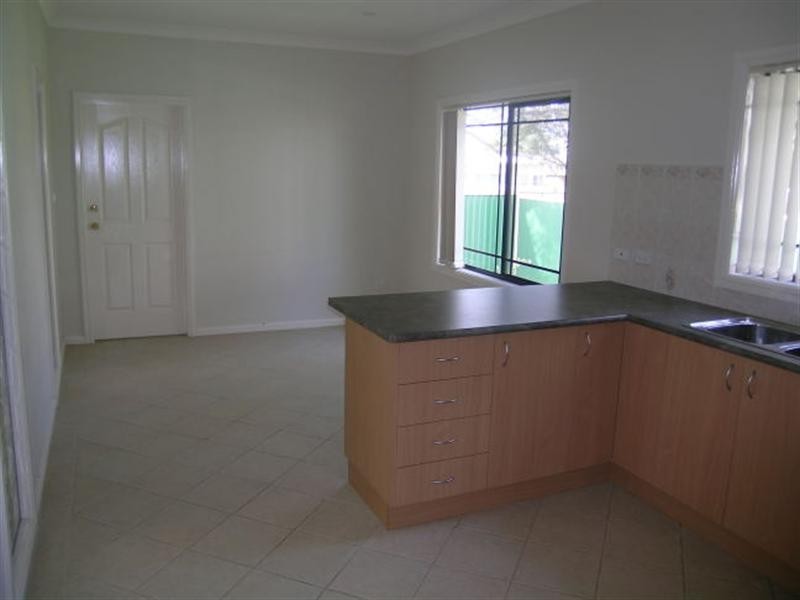 18A Germaine Avenue, Bateau Bay NSW 2261