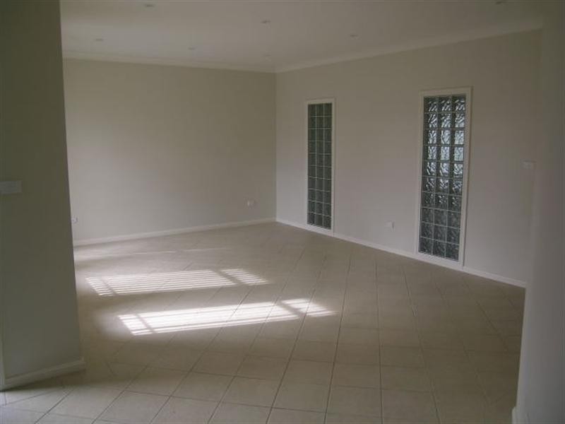 18A Germaine Avenue, Bateau Bay NSW 2261