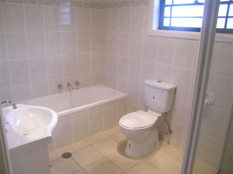 18A Germaine Avenue, Bateau Bay NSW 2261