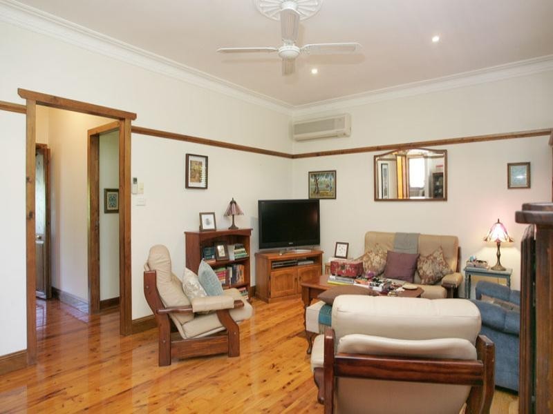 30 Dampier Boulevard, Killarney Vale NSW 2261