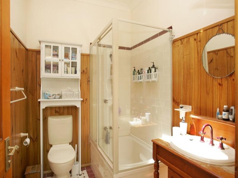 30 Dampier Boulevard, Killarney Vale NSW 2261