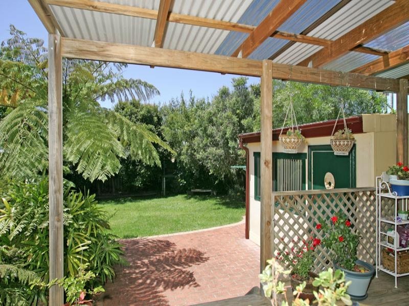 30 Dampier Boulevard, Killarney Vale NSW 2261