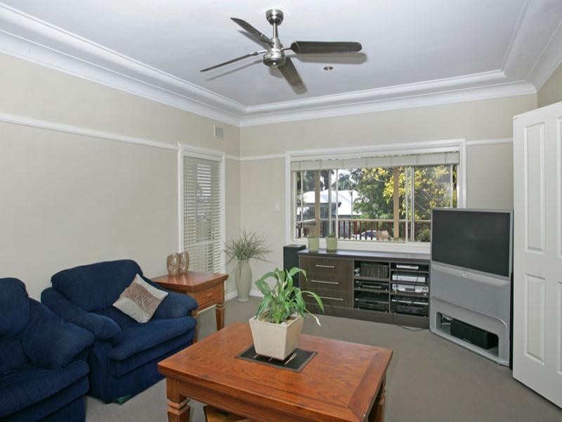 5 Garland Avenue, Killarney Vale NSW 2261