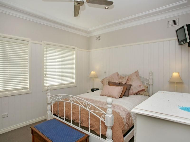 5 Garland Avenue, Killarney Vale NSW 2261