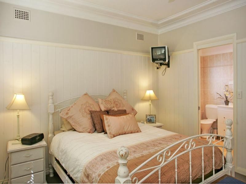 5 Garland Avenue, Killarney Vale NSW 2261