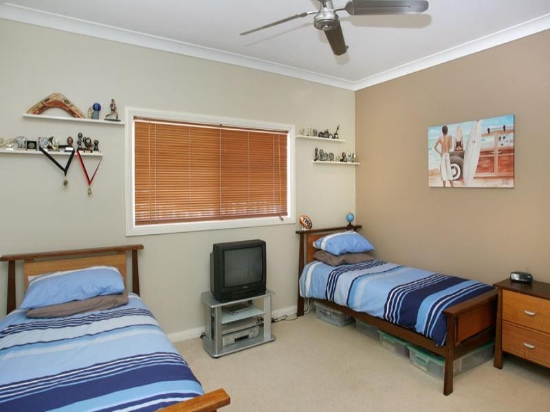 5 Garland Avenue, Killarney Vale NSW 2261