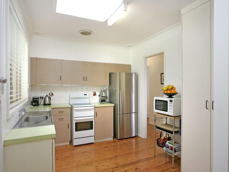 94 Lakin Street, Bateau Bay NSW 2261